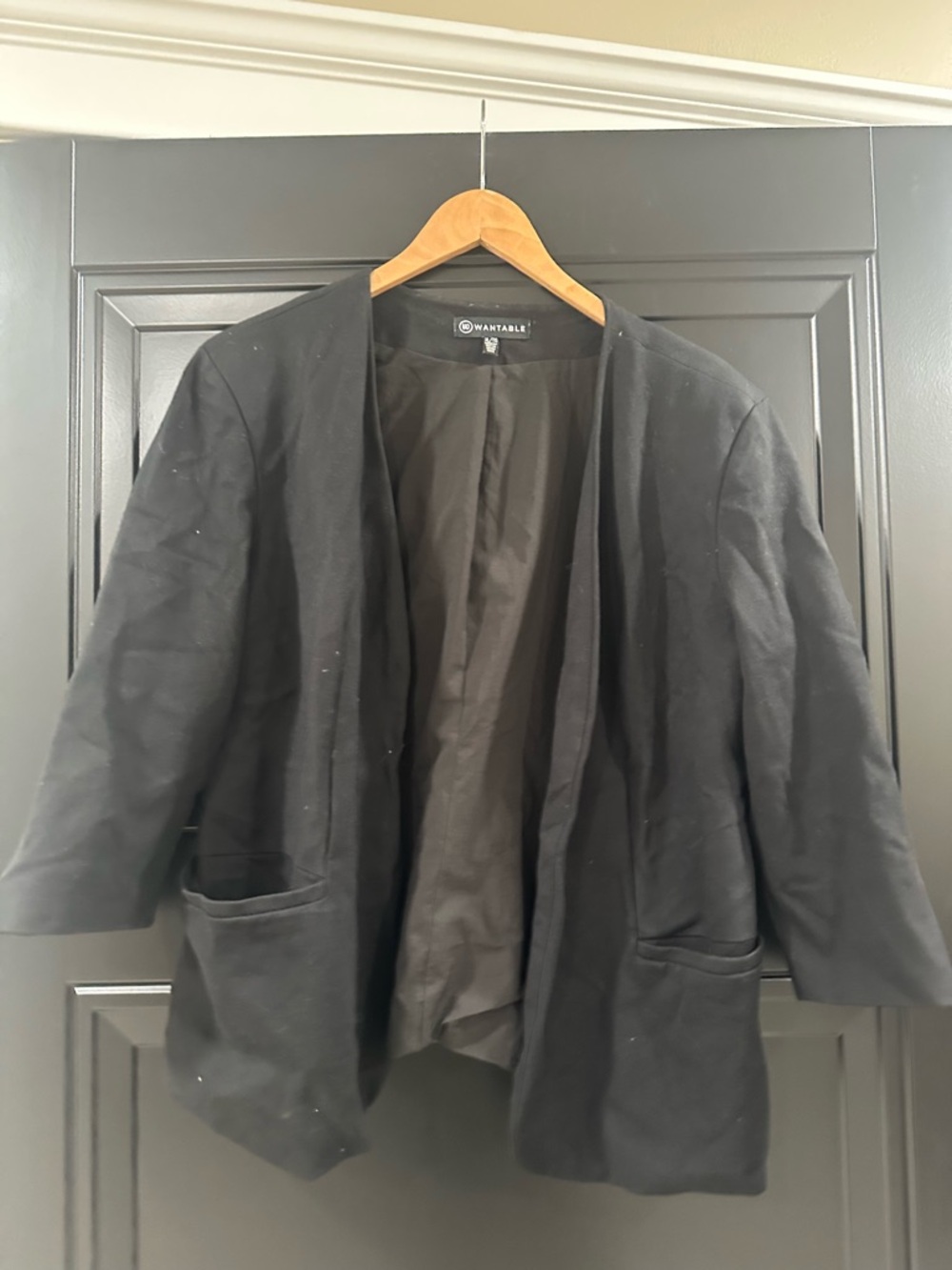 Wantable Black Open-Front Blazer - Women